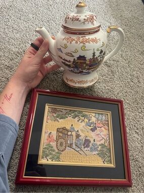 Japanese Style Porcelain Teapot & Japanese Court Scene Nichijin Weave Design